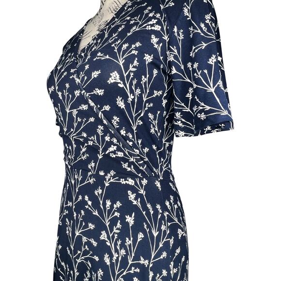 41Hawthorn (2X) Elisse Knit Surplice Dress - Stitch Fix Floral Flutter Sleeve - Picture 7 of 10